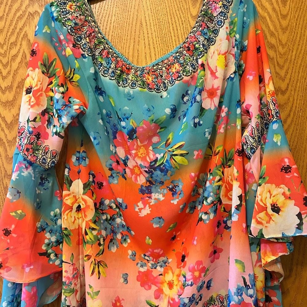 Boston Proper Multicolor Floral V-Neck Bell Sleeve Tunic - Teal & Coral